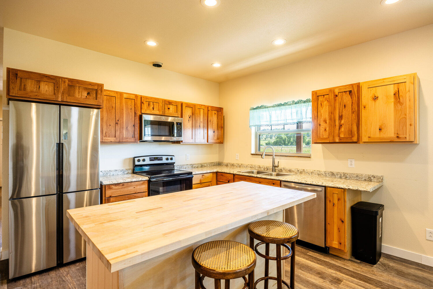 Sheridan, Wyoming, 82801, United States, 3 Bedrooms Bedrooms, ,2 BathroomsBathrooms,Residential,For Sale,1906088