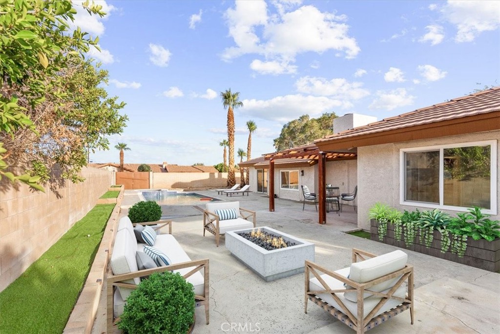 Palm Springs, California, 92262, United States, 3 Bedrooms Bedrooms, ,2 BathroomsBathrooms,Residential,For Sale,1885762