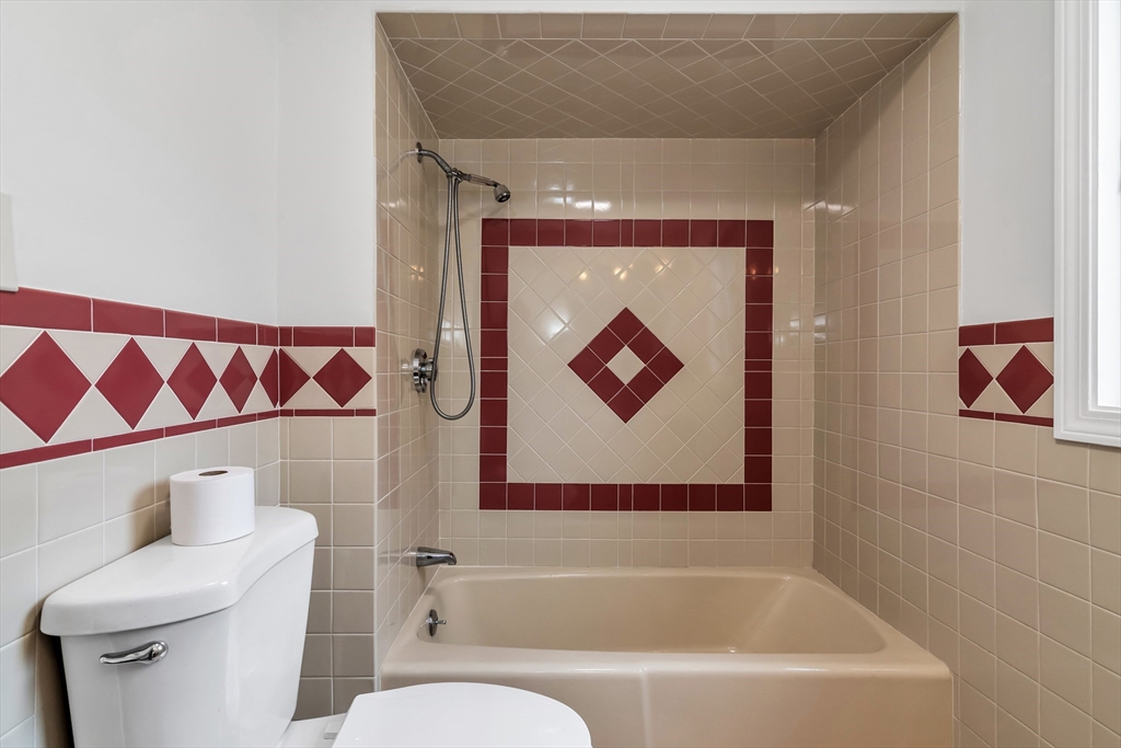 Methuen, Massachusetts, 01844, United States, 3 Bedrooms Bedrooms, ,3 BathroomsBathrooms,Residential,For Sale,1873675