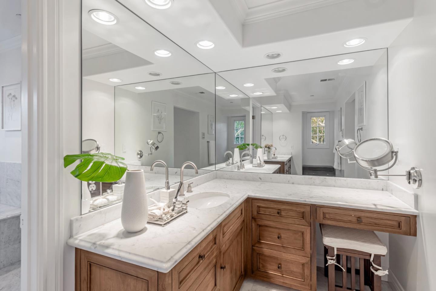 San Carlos, California, 94070, United States, 5 Bedrooms Bedrooms, ,5 BathroomsBathrooms,Residential,For Sale,1700172