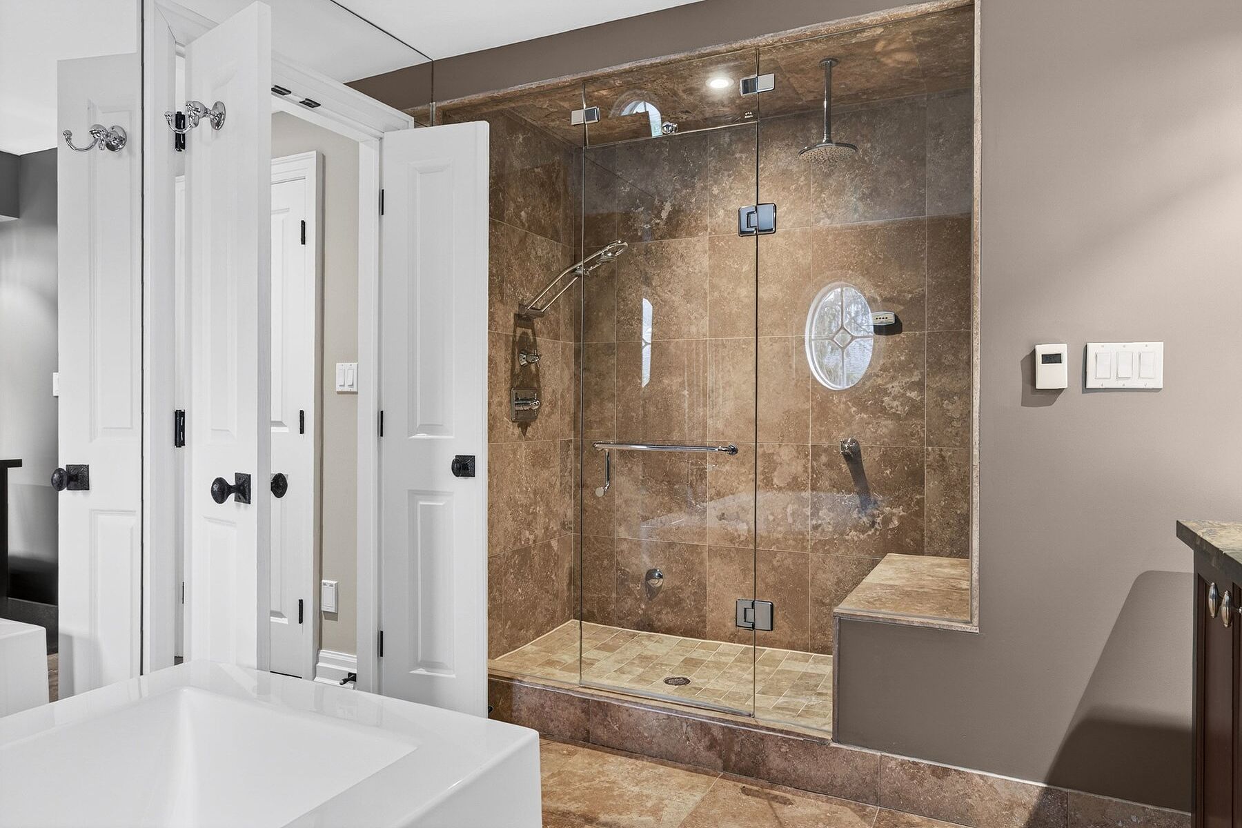  Aldershot Lakeside Elegance - 物件實景