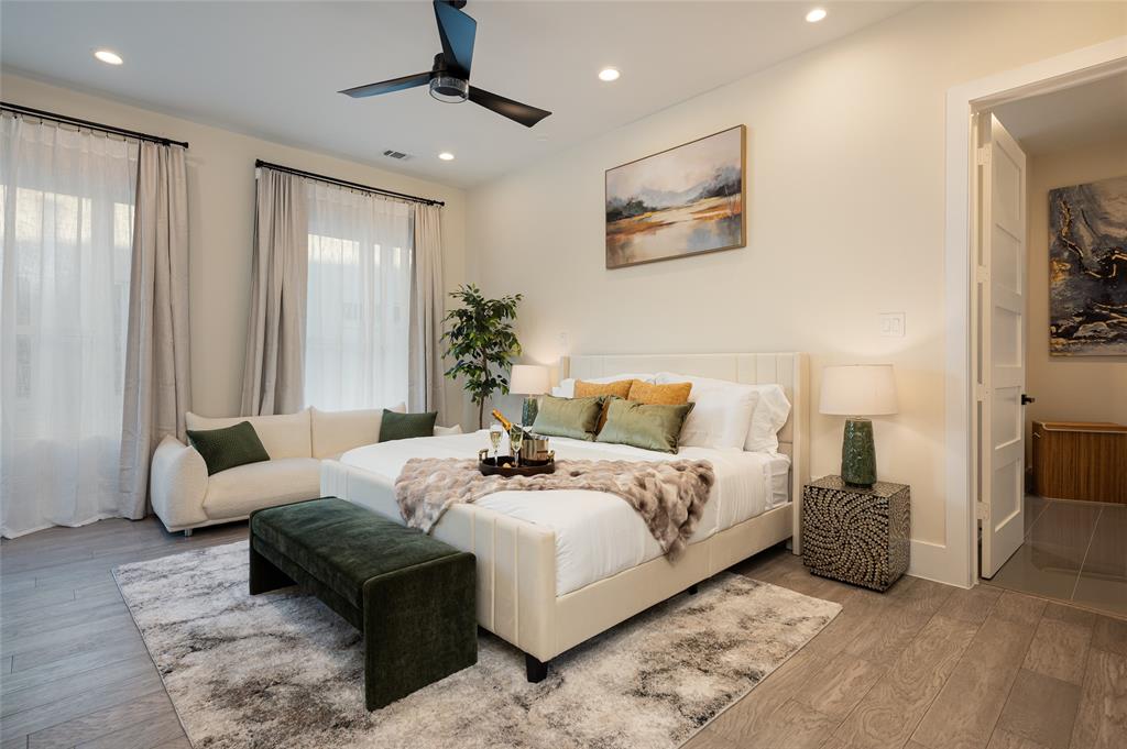 Houston, Texas, 77007, United States, 3 Bedrooms Bedrooms, ,4 BathroomsBathrooms,Residential,For Sale,1723683