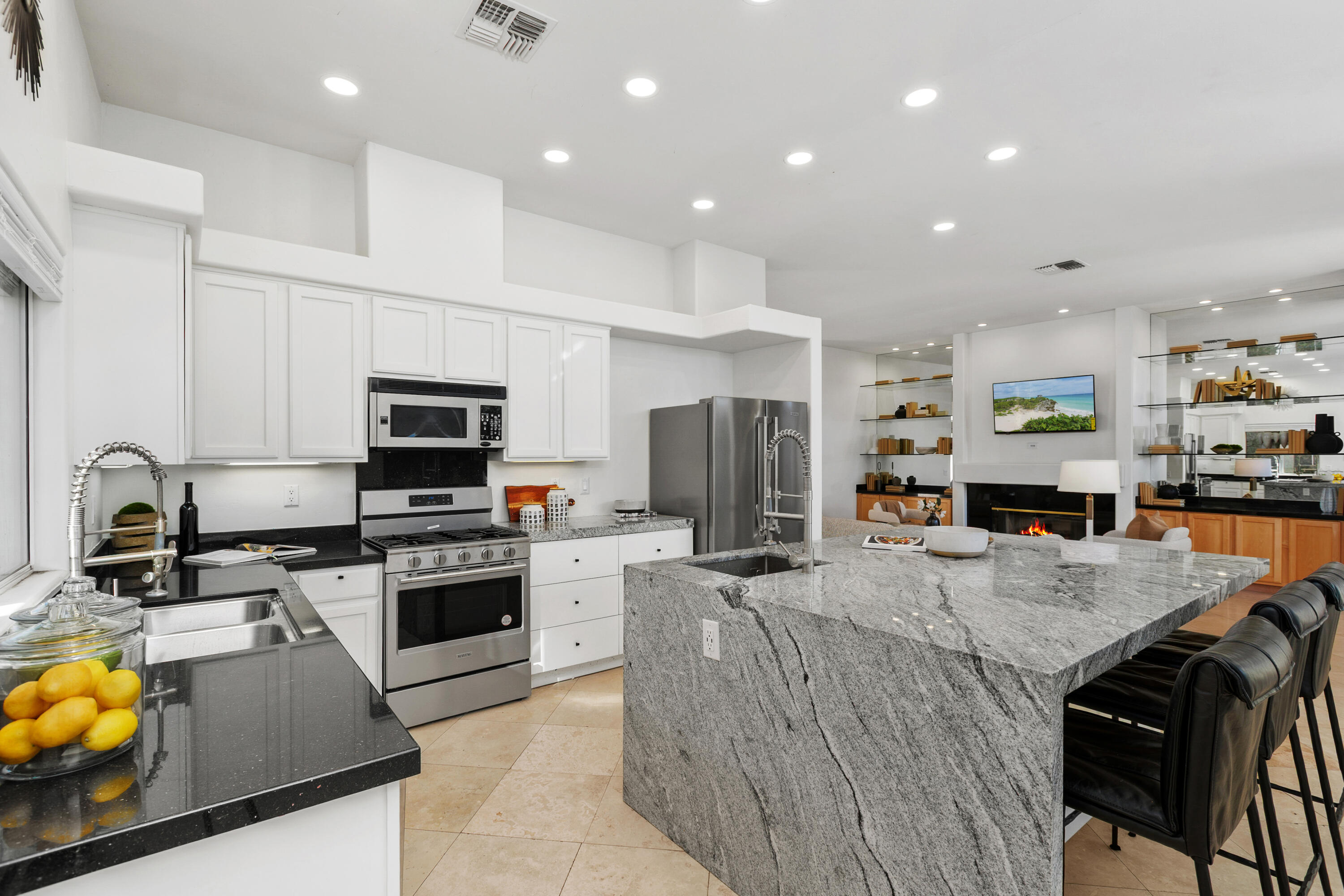 La Quinta, California, 92253, United States, 4 Bedrooms Bedrooms, ,1 BathroomBathrooms,Residential,For Sale,1999091