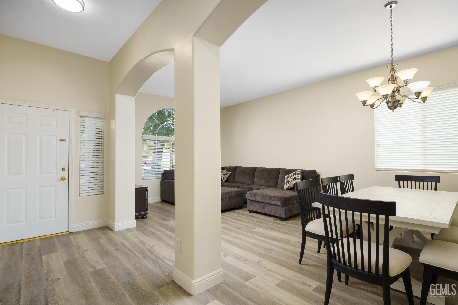 Bakersfield, California, 93311, United States, 5 Bedrooms Bedrooms, ,3 BathroomsBathrooms,Residential,For Sale,1933198