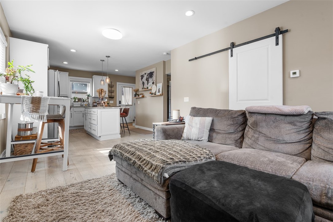 Lawrenceville, Pennsylvania, 15201, United States, ,Residential,For Sale,1988380