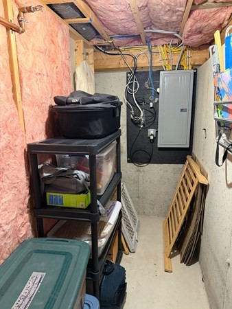 Haverhill, Massachusetts, 01835, United States, 6 Bedrooms Bedrooms, ,3 BathroomsBathrooms,Residential,For Sale,1995379