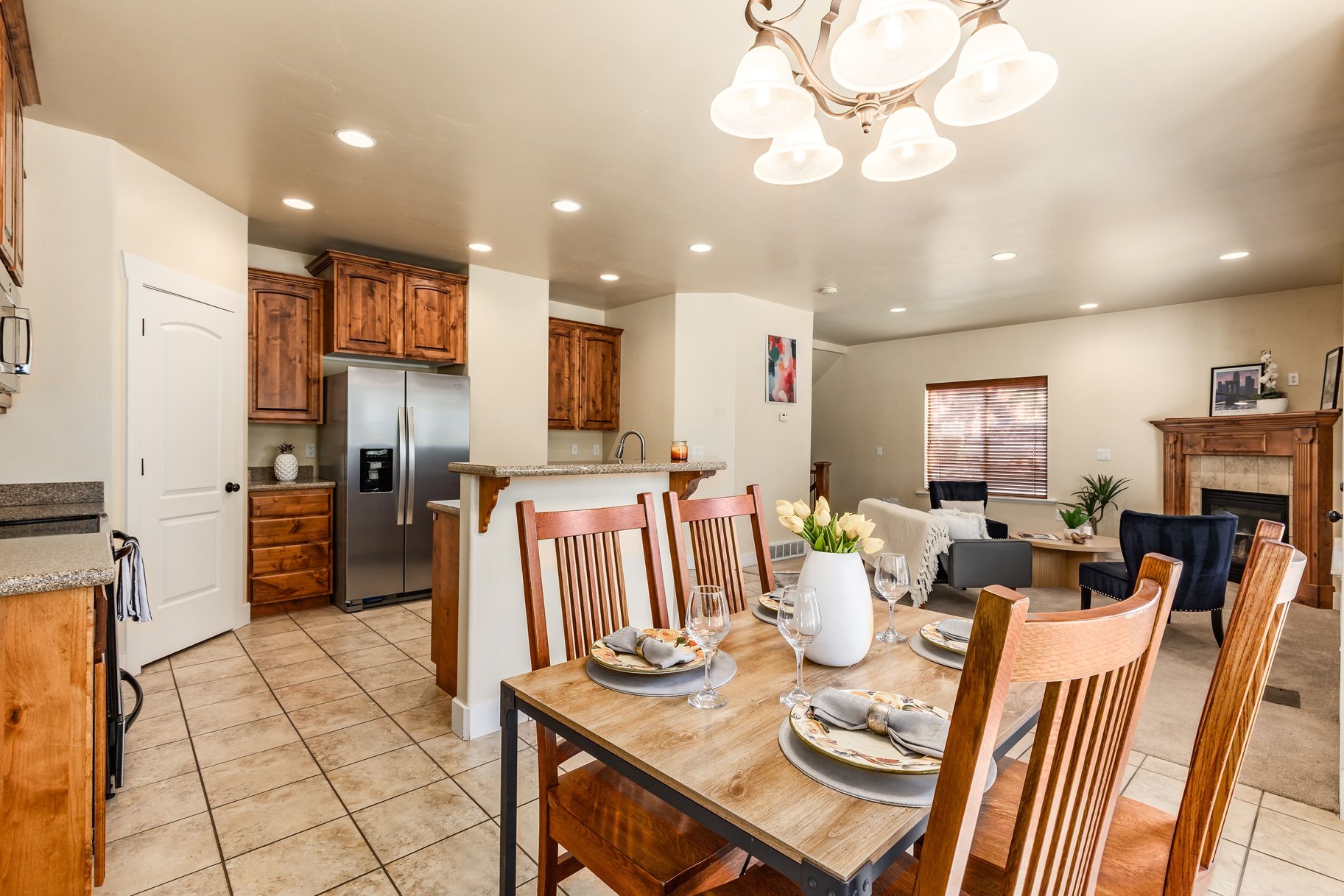  Prime Holladay Townhome in an Unbeatable Location - 物件實景