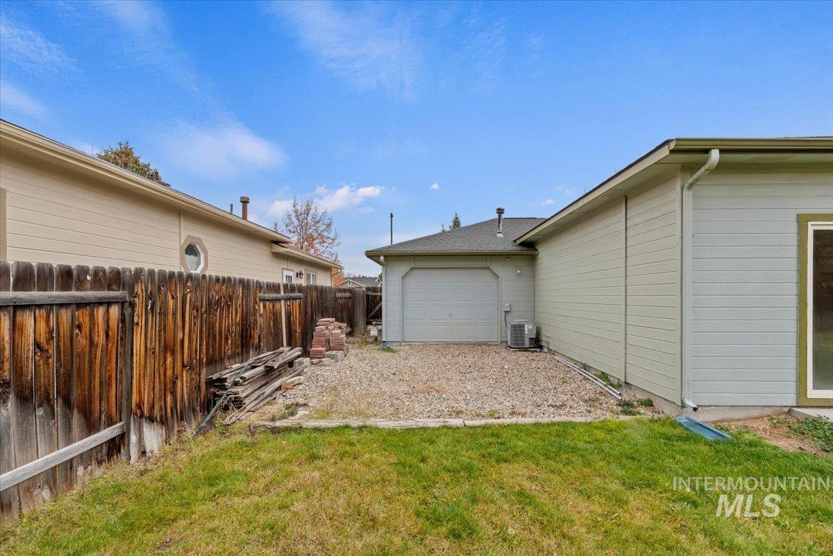 Boise, Idaho, 83716, United States, 3 Bedrooms Bedrooms, ,2 BathroomsBathrooms,Residential,For Sale,1995965