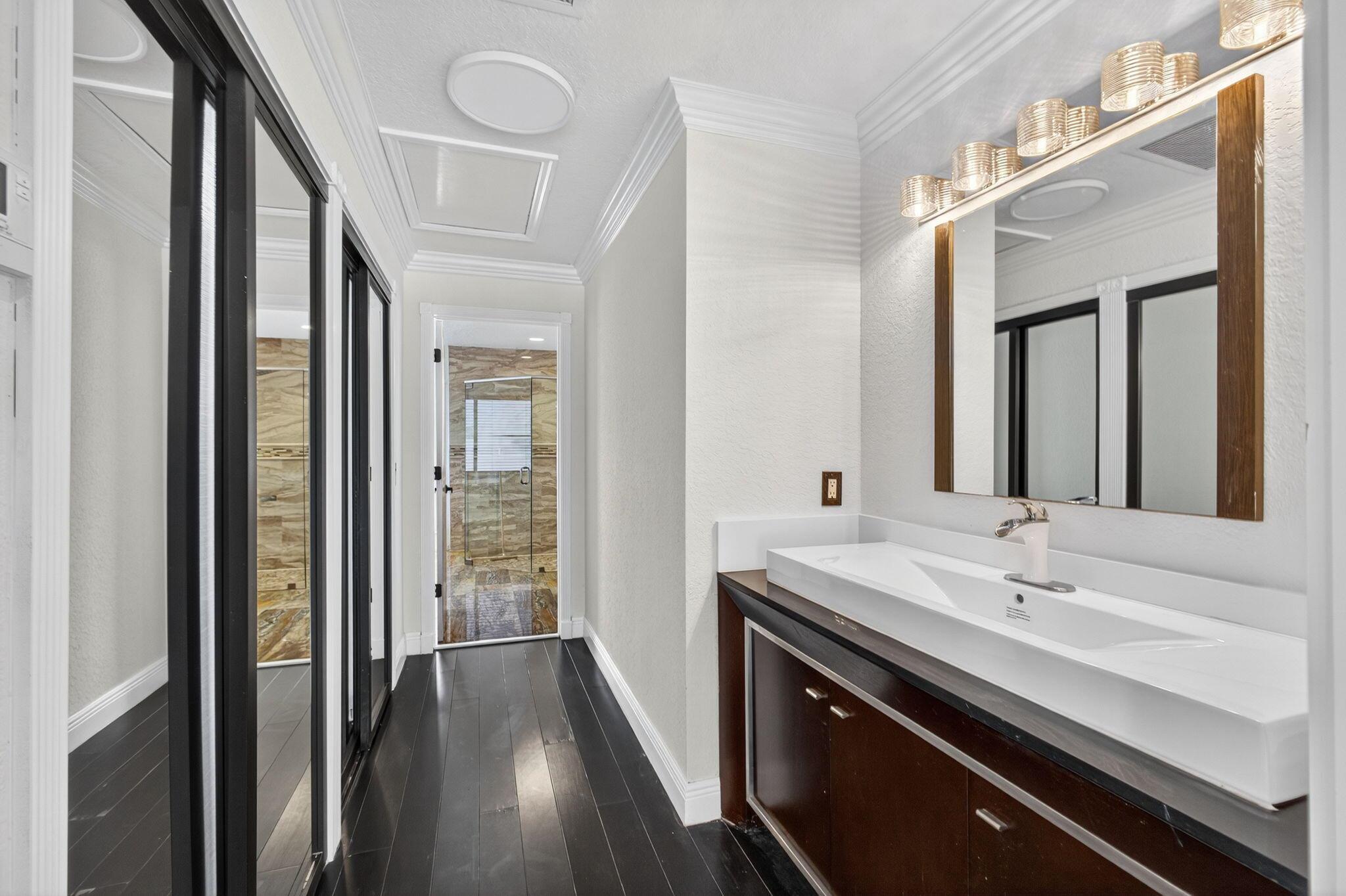 Wellington, Florida, 33414, United States, 5 Bedrooms Bedrooms, ,4 BathroomsBathrooms,Residential,For Sale,1978857