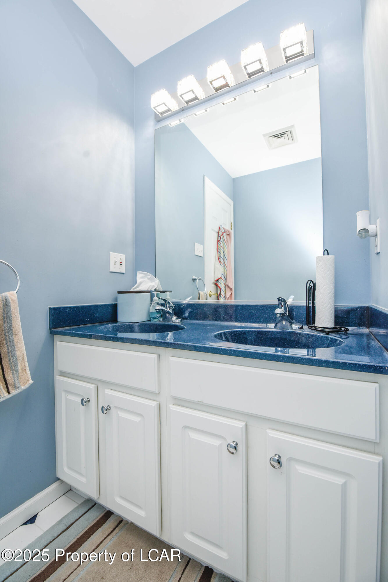 Dallas, Pennsylvania, 18612, United States, 4 Bedrooms Bedrooms, ,3 BathroomsBathrooms,Residential,For Sale,2005553