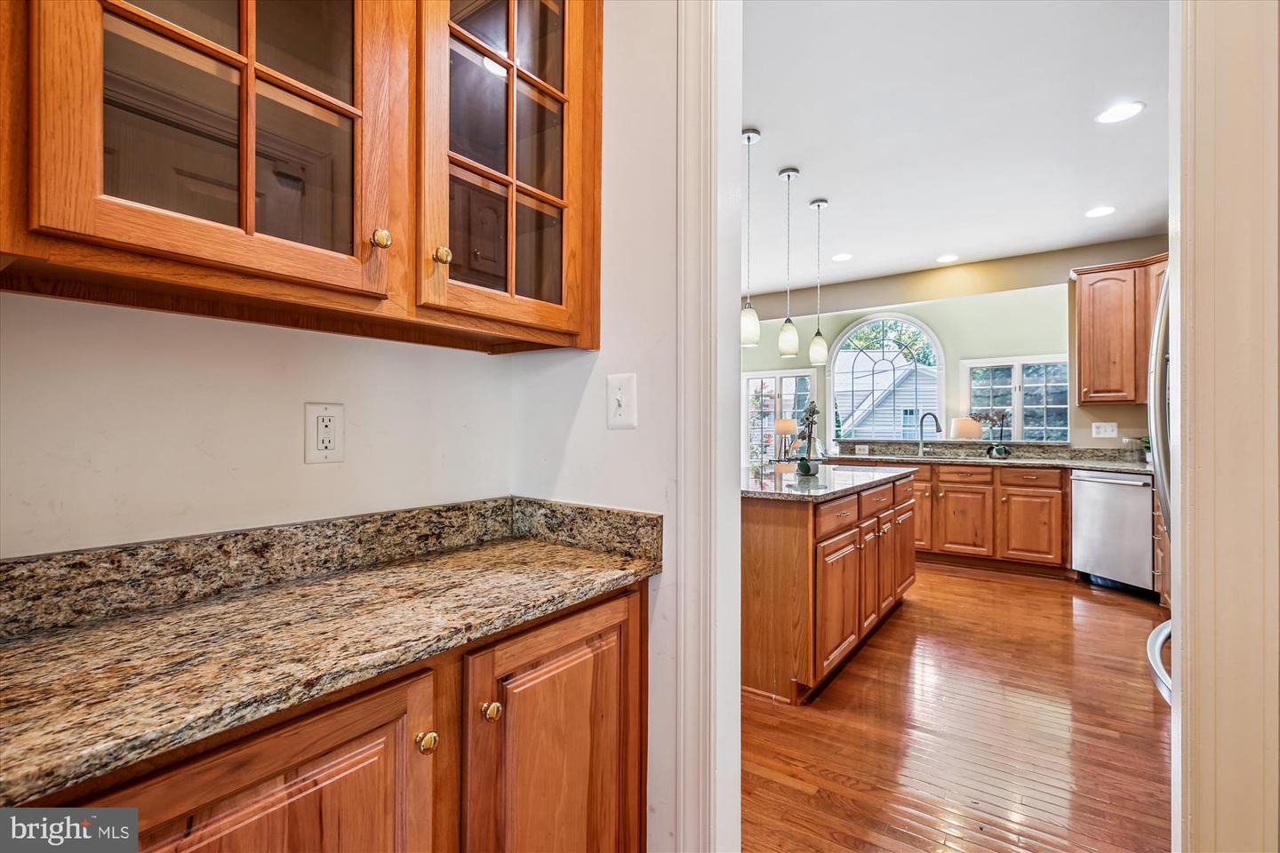 Gaithersburg, Maryland, 20878, United States, 5 Bedrooms Bedrooms, ,5 BathroomsBathrooms,Residential,For Sale,1907649