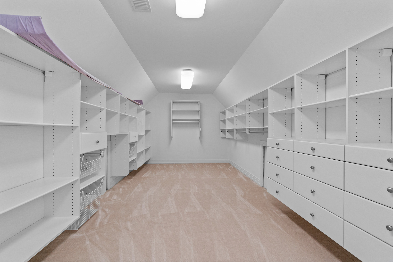 Oswego, Illinois, 60543, United States, 5 Bedrooms Bedrooms, ,7 BathroomsBathrooms,Residential,For Sale,2005370