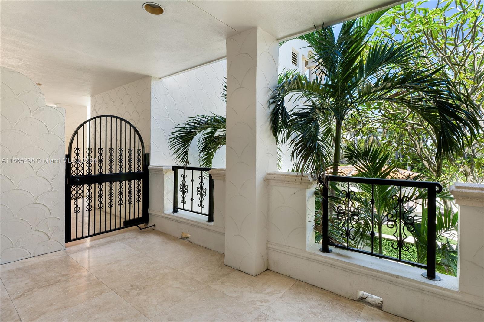 Miami Beach, Florida, 33109, United States, 3 Bedrooms Bedrooms, ,4 BathroomsBathrooms,Residential,For Sale,1926263