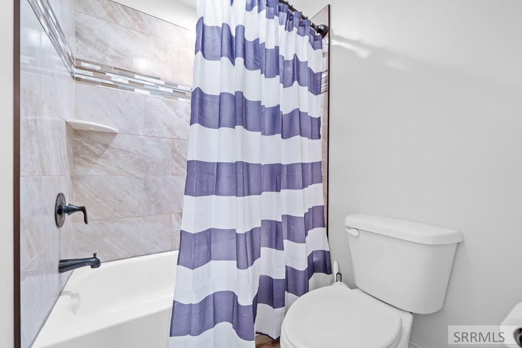 AMMON, Idaho, 83406, United States, 6 Bedrooms Bedrooms, ,3 BathroomsBathrooms,Residential,For Sale,2014866