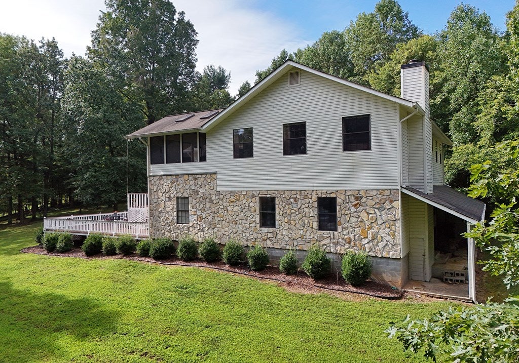 Ellijay, Georgia, 30536, United States, 4 Bedrooms Bedrooms, ,3 BathroomsBathrooms,Residential,For Sale,1940340