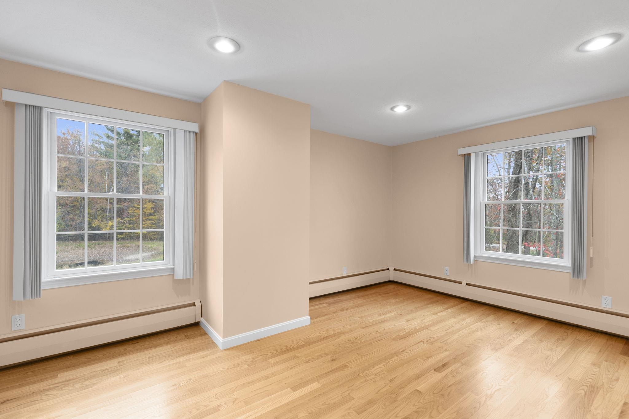 Rochester, New Hampshire, 03867, United States, 4 Bedrooms Bedrooms, ,1 BathroomBathrooms,Residential,For Sale,1985747