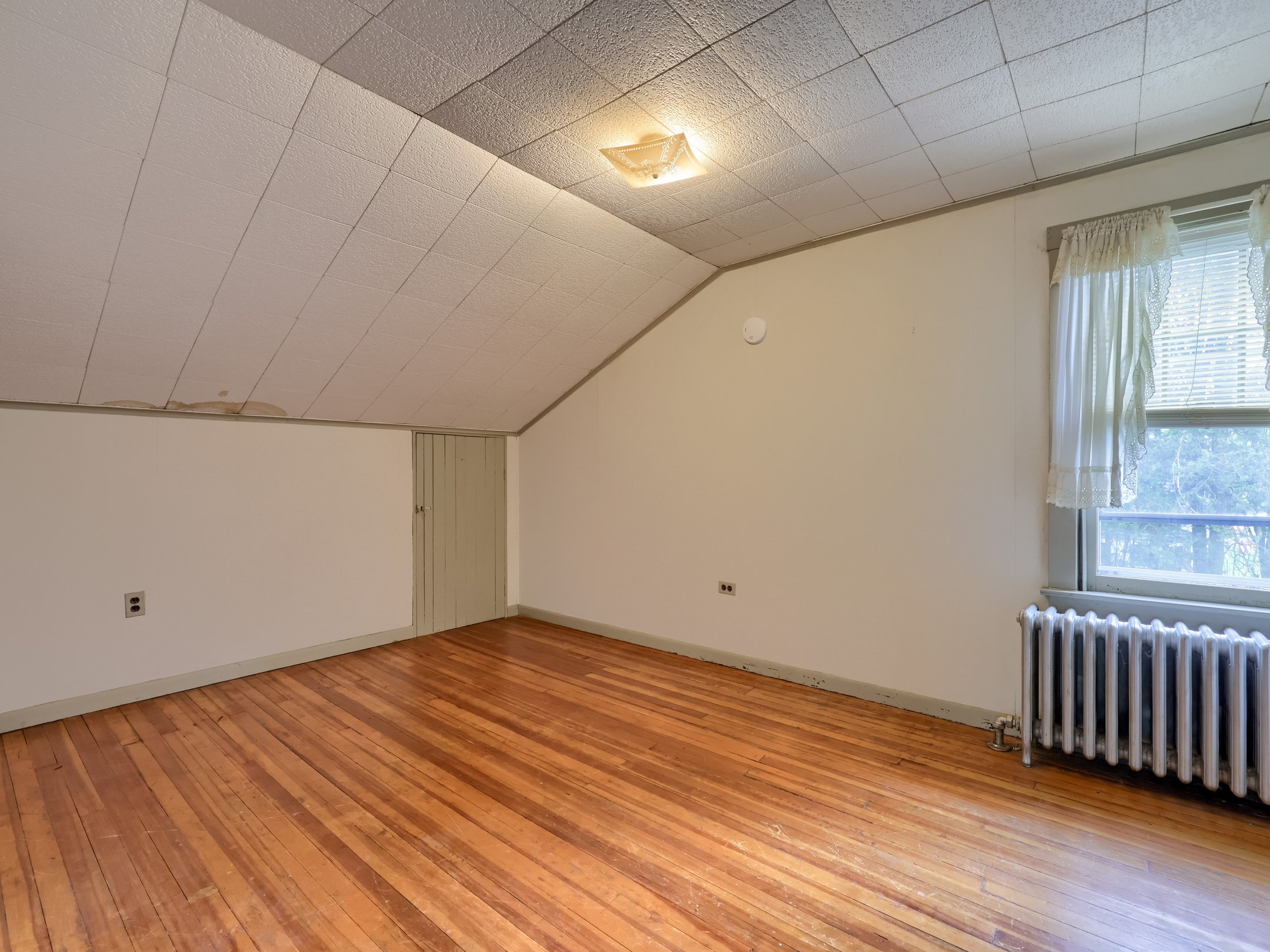  115 Grandview Ave - 物件實景