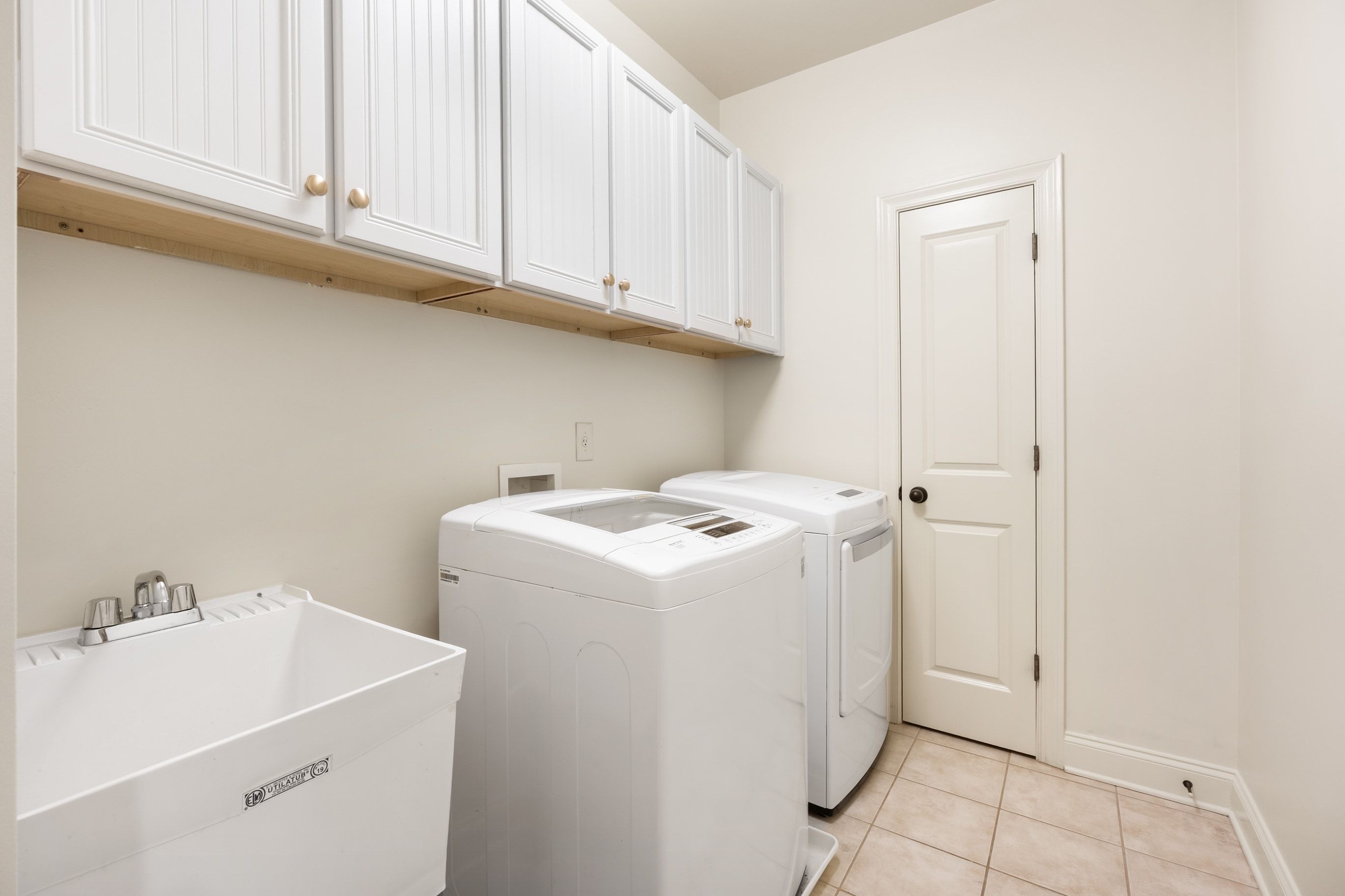  Move-in Ready Home Offers Exceptional Space, Comfort, and Craftsmanship - 物件實景