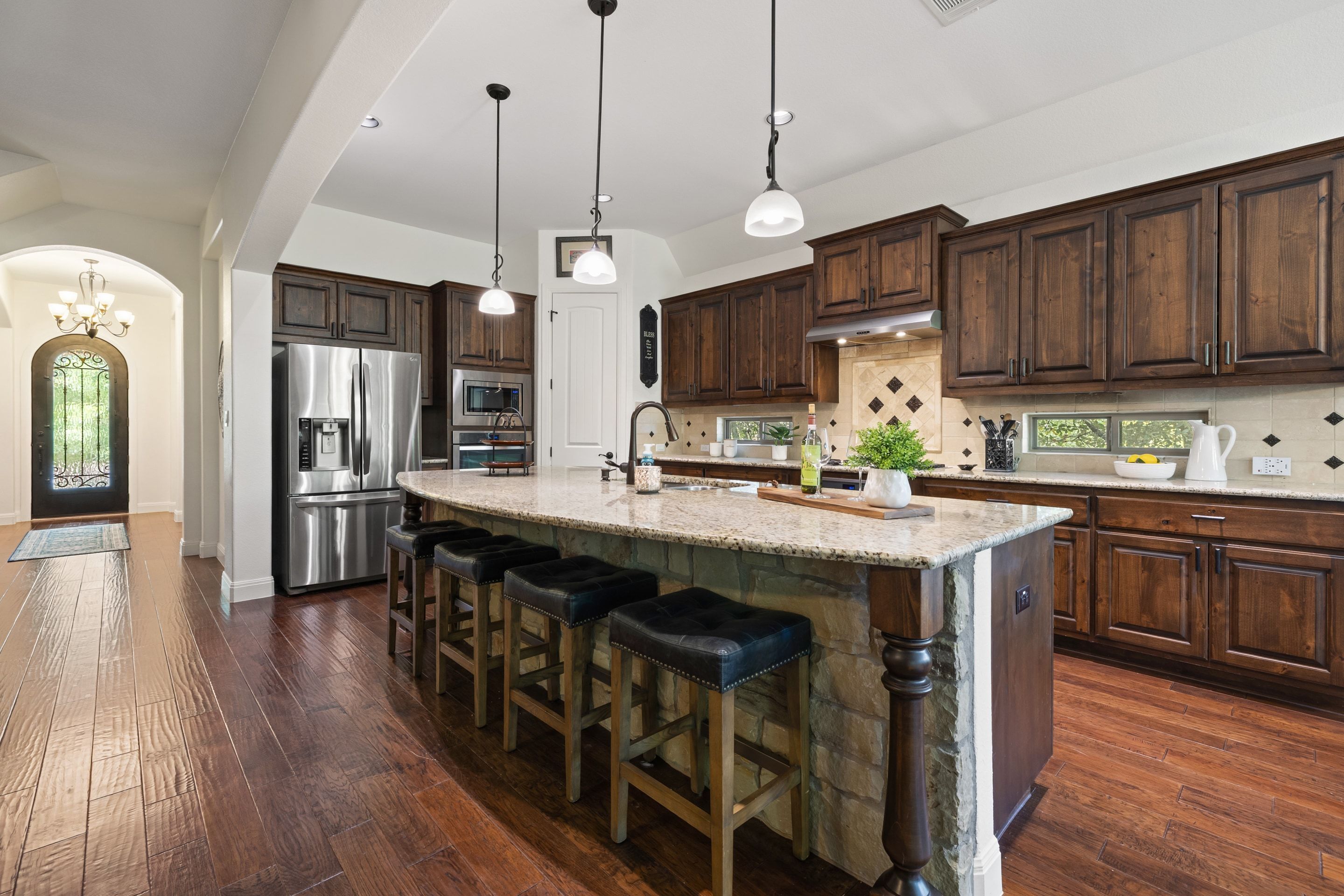  Refined Rocky Creek Living with Private Backyard Oasis - 物件實景