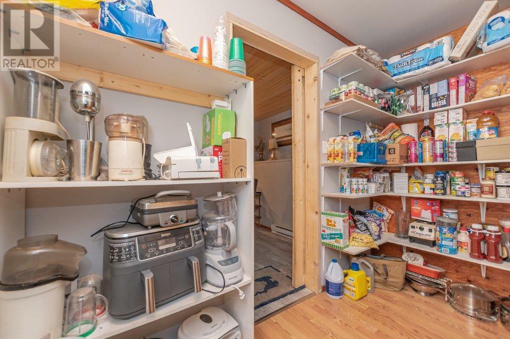 MALAKWA, British Columbia, V0E 2J0, CA, 2 Bedrooms Bedrooms, ,Residential,For Sale,1839032