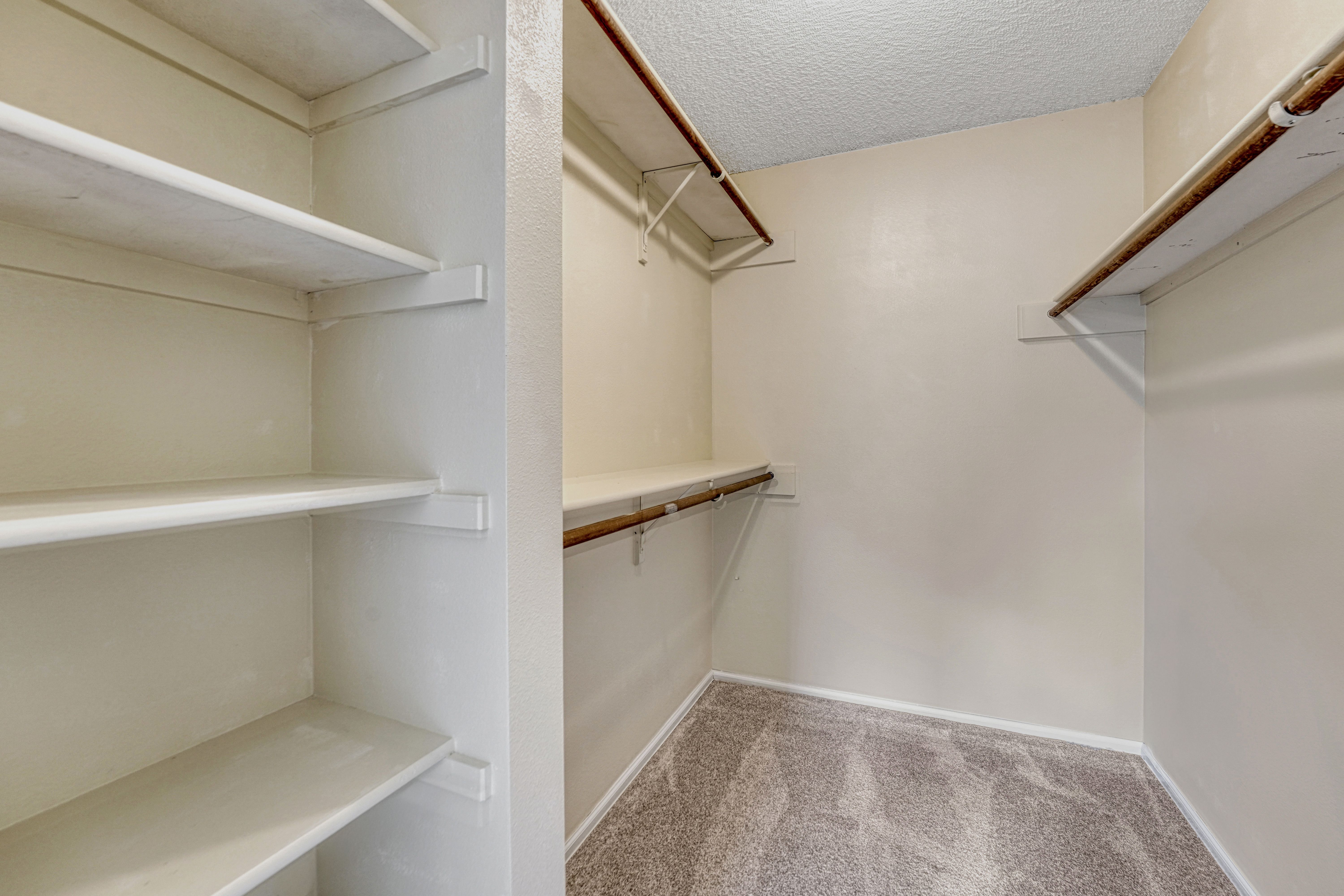  Rockrimmon Townhome with Trail Access & Private Patio - 物件實景
