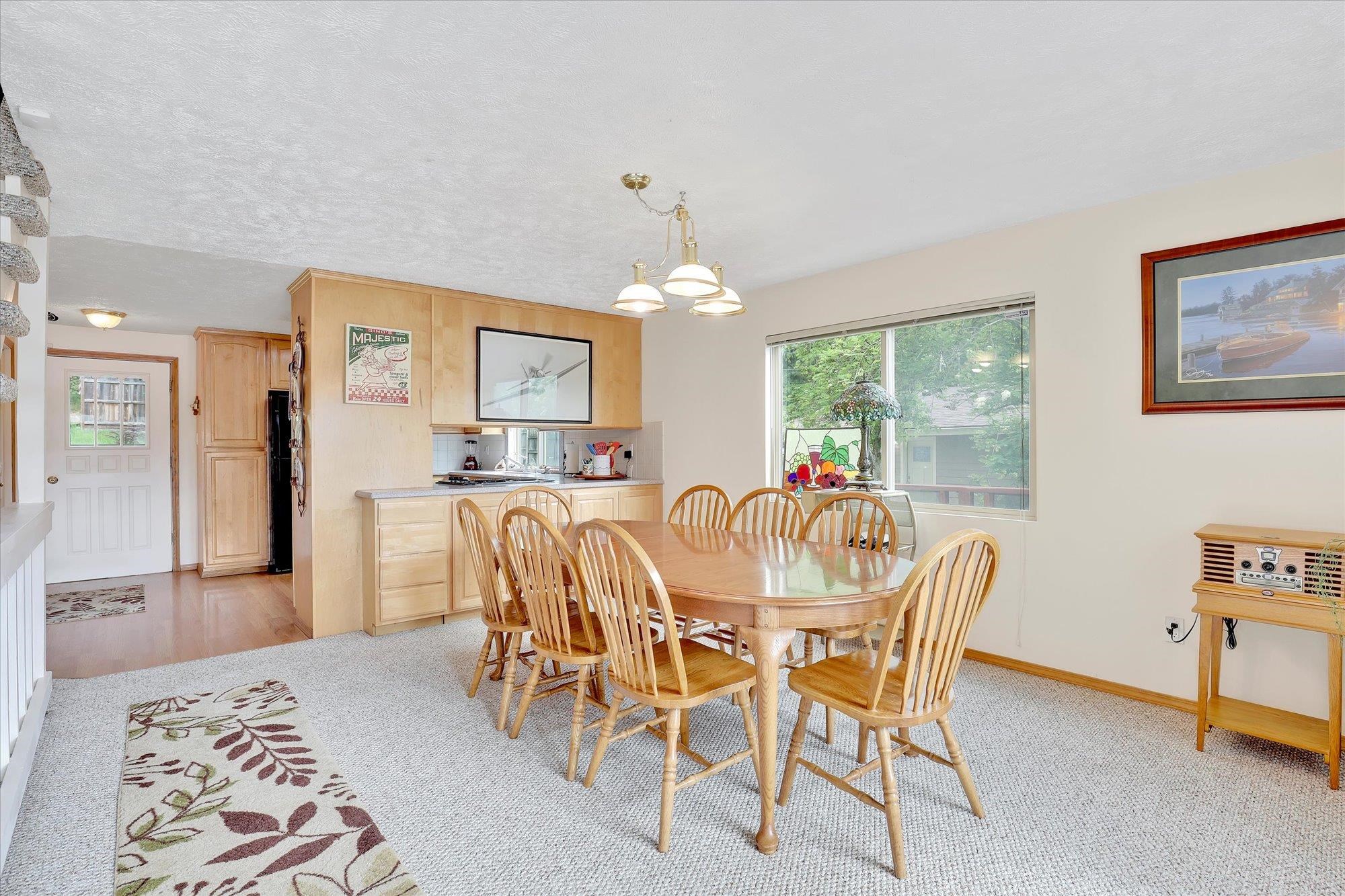Newman Lake, Washington, 99025, United States, 4 Bedrooms Bedrooms, ,3 BathroomsBathrooms,Residential,For Sale,1929094