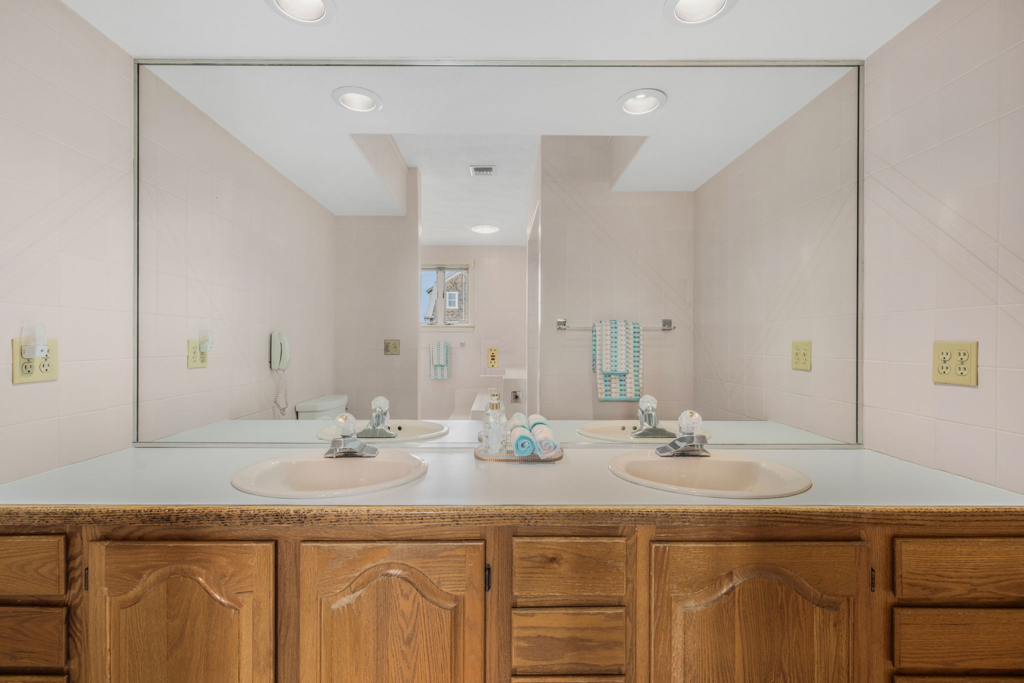  56 Tefft Street, North Kingstown, RI, 02874 - 物件實景