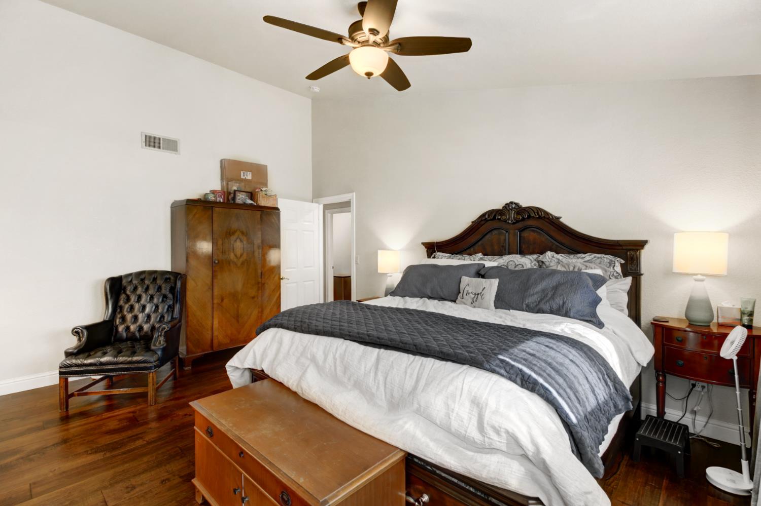 Elk Grove, California, 95624, United States, 4 Bedrooms Bedrooms, ,4 BathroomsBathrooms,Residential,For Sale,1987629