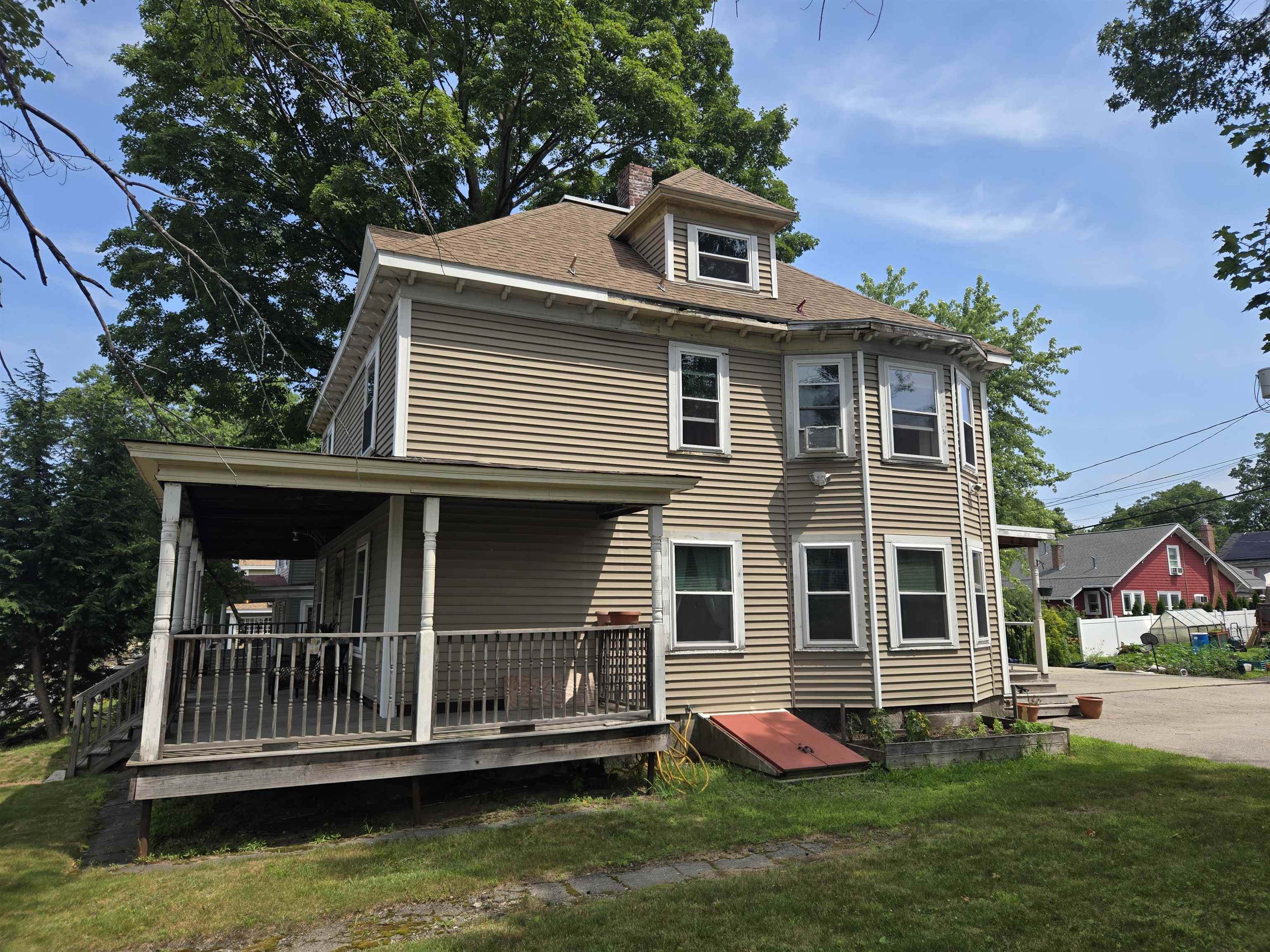 Manchester, New Hampshire, 03104, United States, 3 Bedrooms Bedrooms, ,3 BathroomsBathrooms,Residential,For Sale,1896803