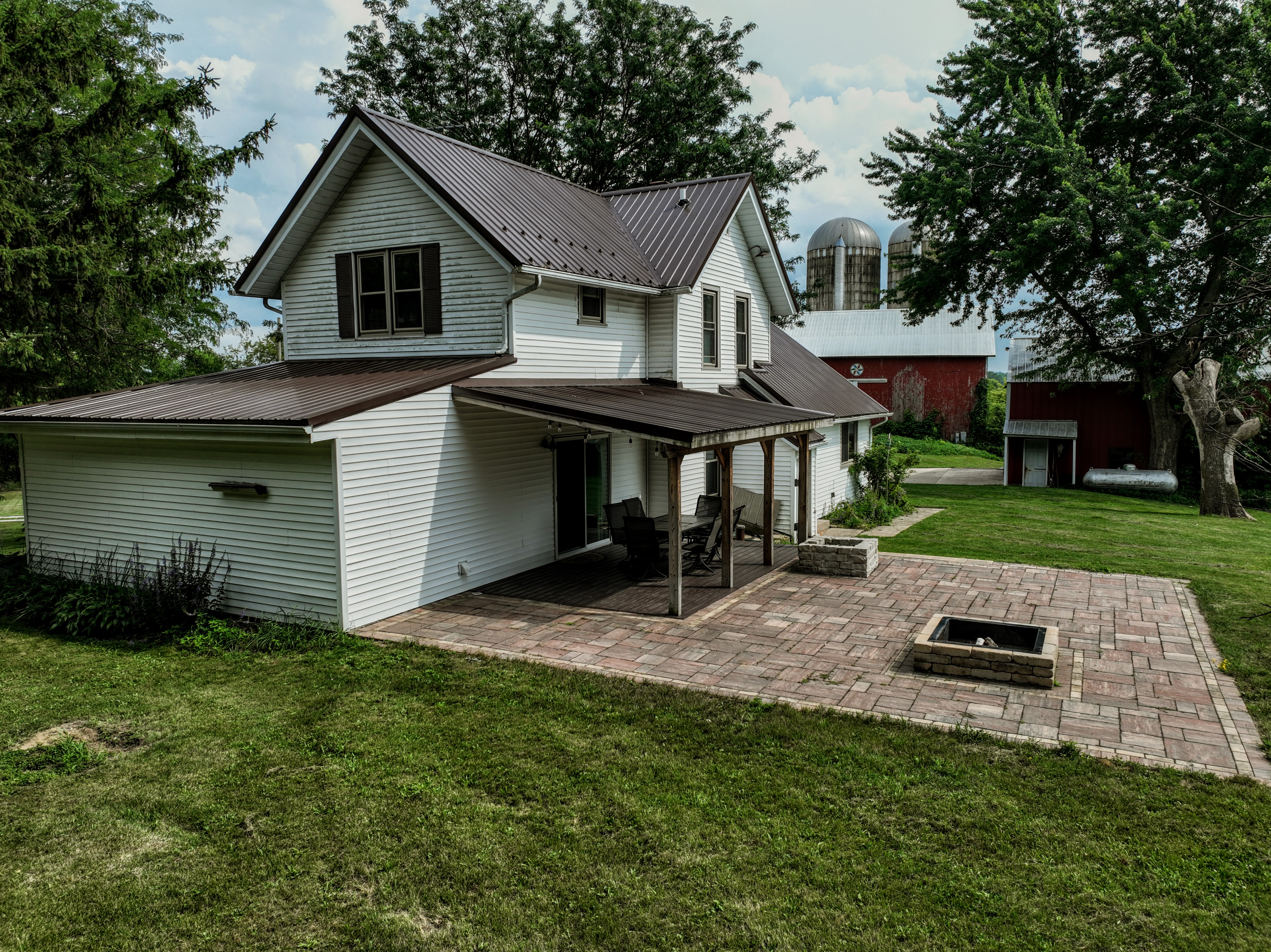 Milford, Wisconsin, 53551, United States, 4 Bedrooms Bedrooms, ,2 BathroomsBathrooms,Residential,For Sale,1889532