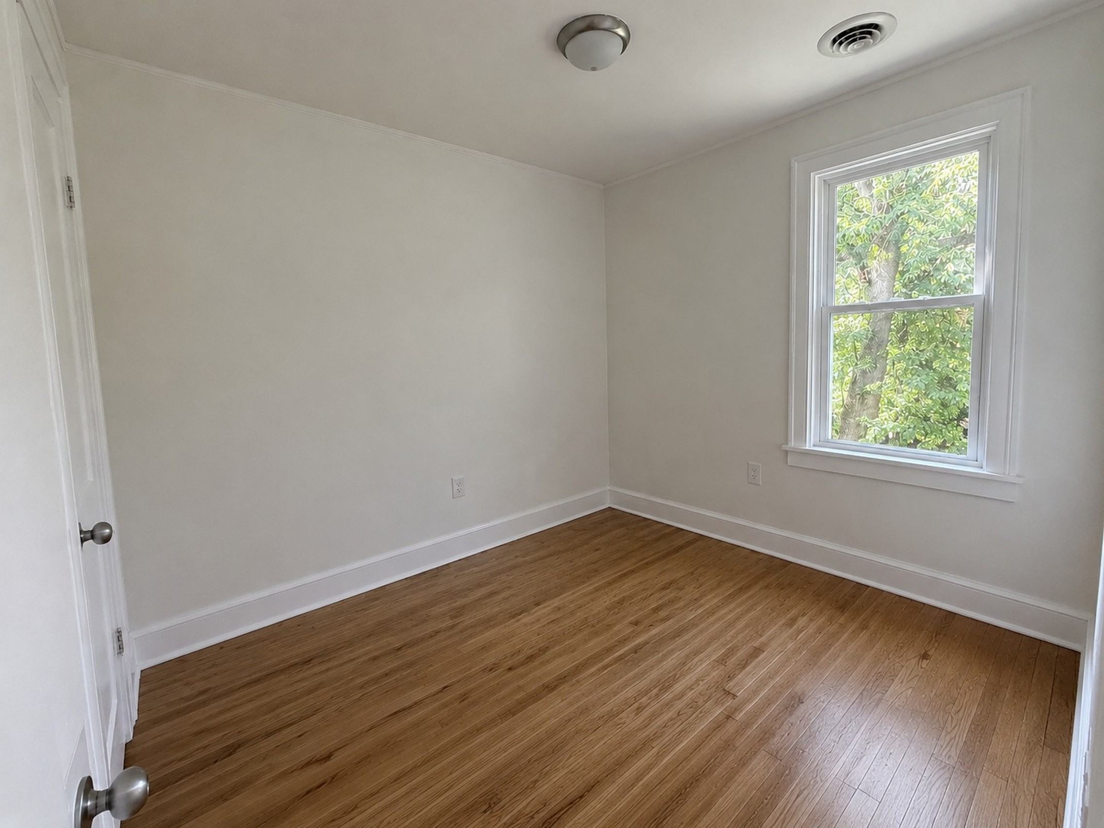  691 Myrtle Avenue, Albany, NY, 12208 - 物件實景