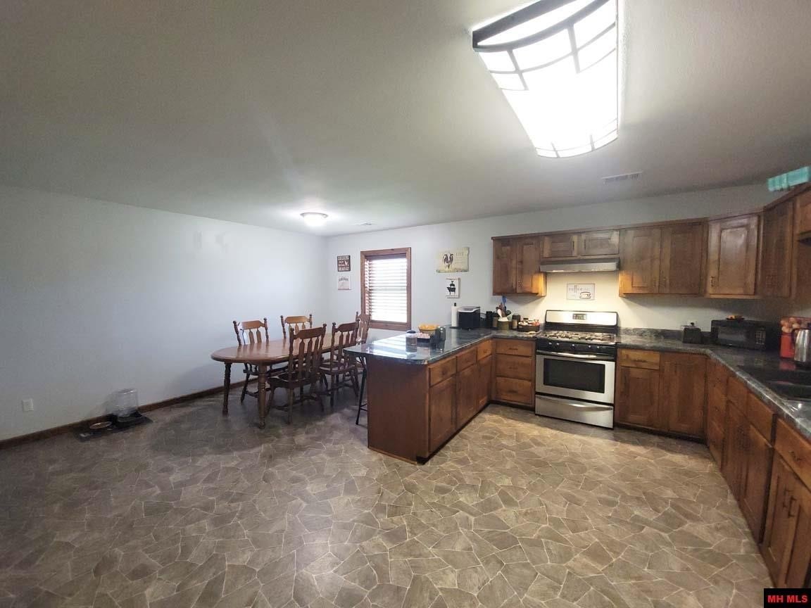 Franklin, Arkansas, 72536, United States, 5 Bedrooms Bedrooms, ,3 BathroomsBathrooms,Residential,For Sale,2039811