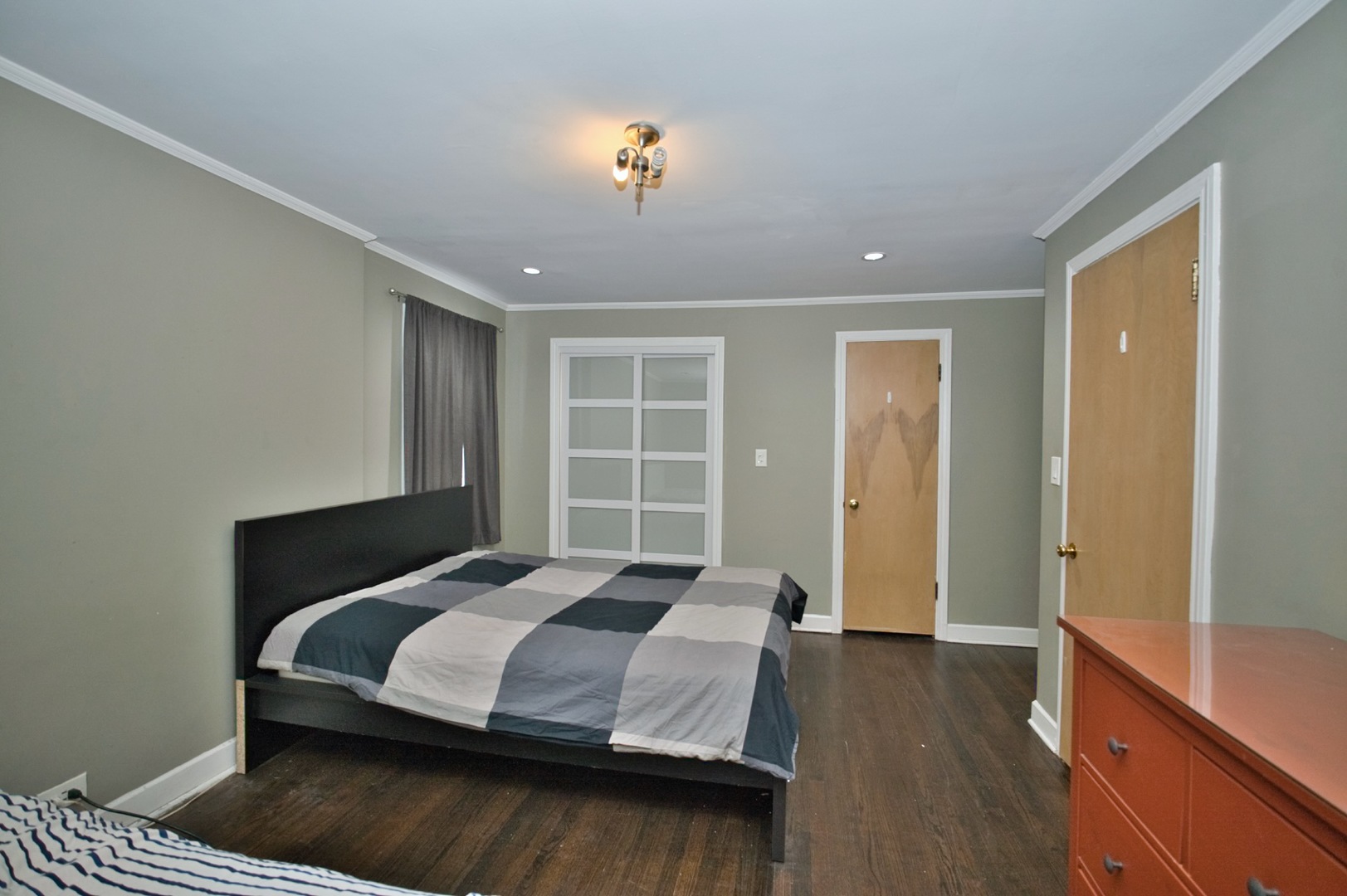 Lincolnwood, Illinois, 60712, United States, 3 Bedrooms Bedrooms, ,2 BathroomsBathrooms,Residential,For Sale,1863685