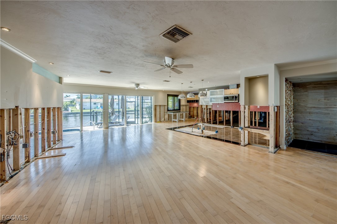 Matlacha, Florida, 33993, United States, 3 Bedrooms Bedrooms, ,2 BathroomsBathrooms,Residential,For Sale,1974777