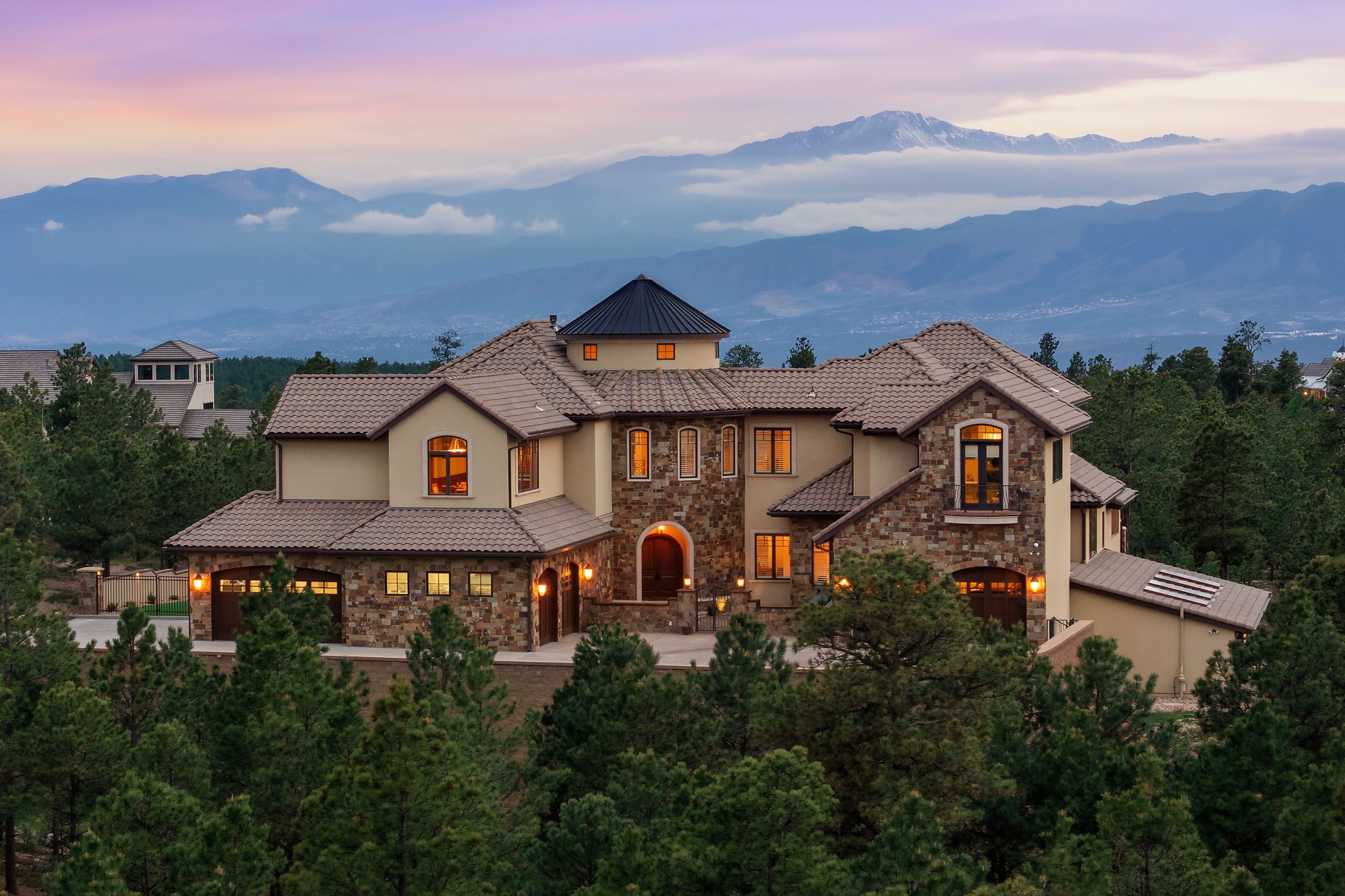 Extraordinary legacy estate on 2.59 private acres in Cathedral Pines - 物件實景