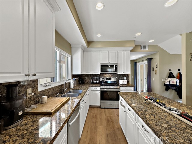 San Clemente, California, 92672, United States, 5 Bedrooms Bedrooms, ,7 BathroomsBathrooms,Residential,For Sale,1982197