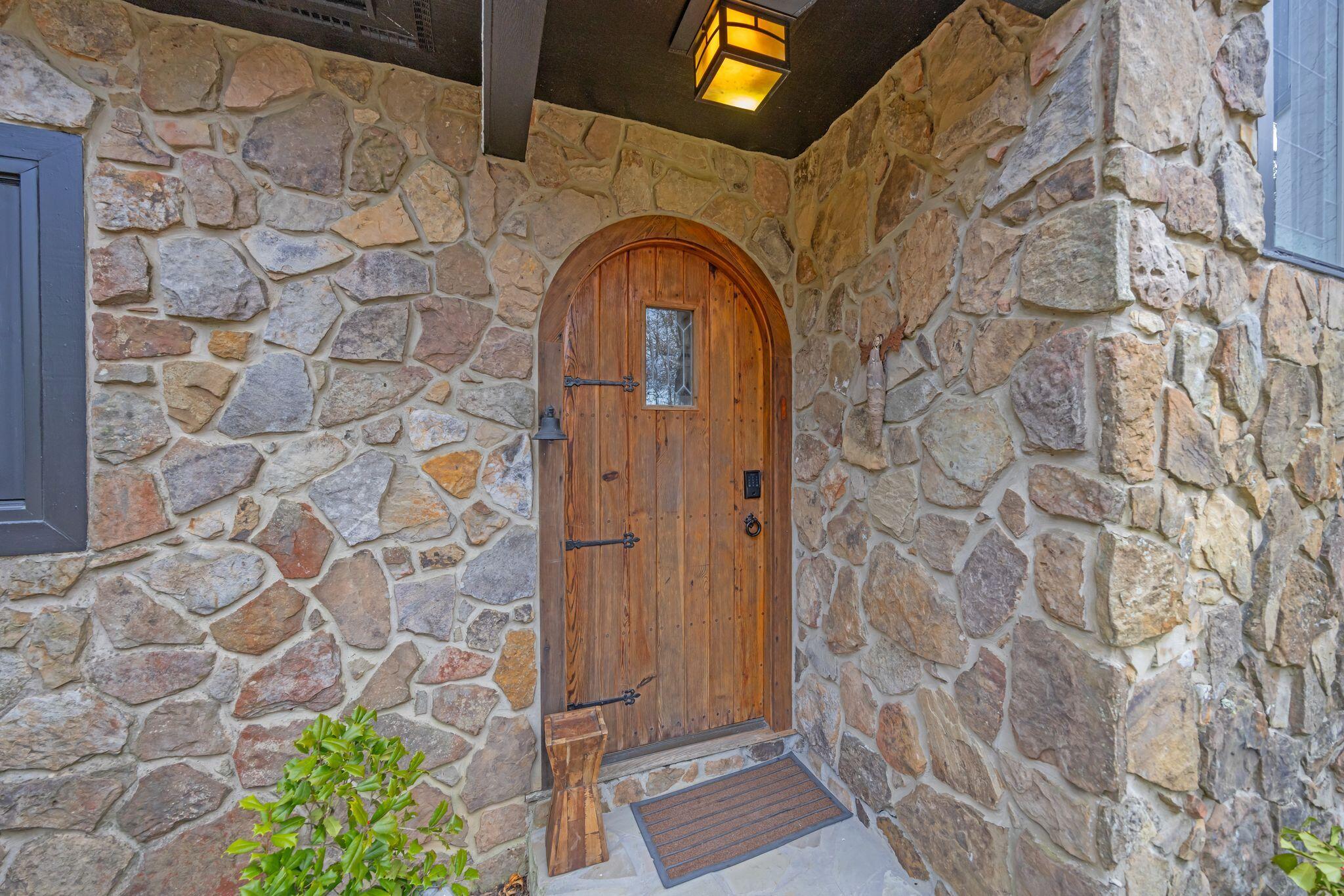 Rising Fawn, Georgia, 30738, United States, 2 Bedrooms Bedrooms, ,2 BathroomsBathrooms,Residential,For Sale,1995389