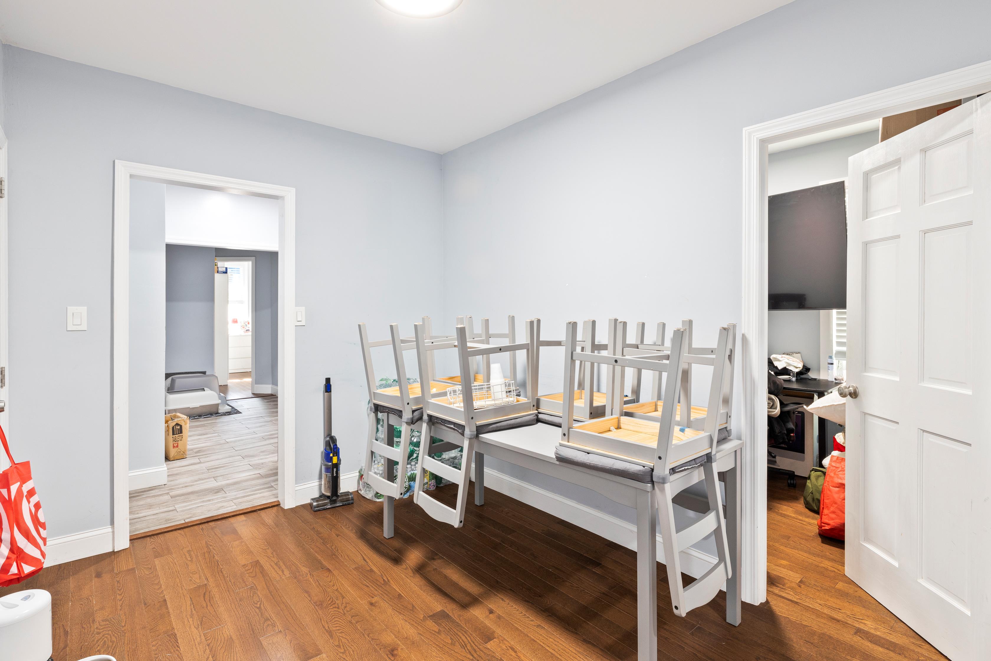 Corona, New York, 11368, United States, 10 Bedrooms Bedrooms, ,3 BathroomsBathrooms,Residential,For Sale,1976119