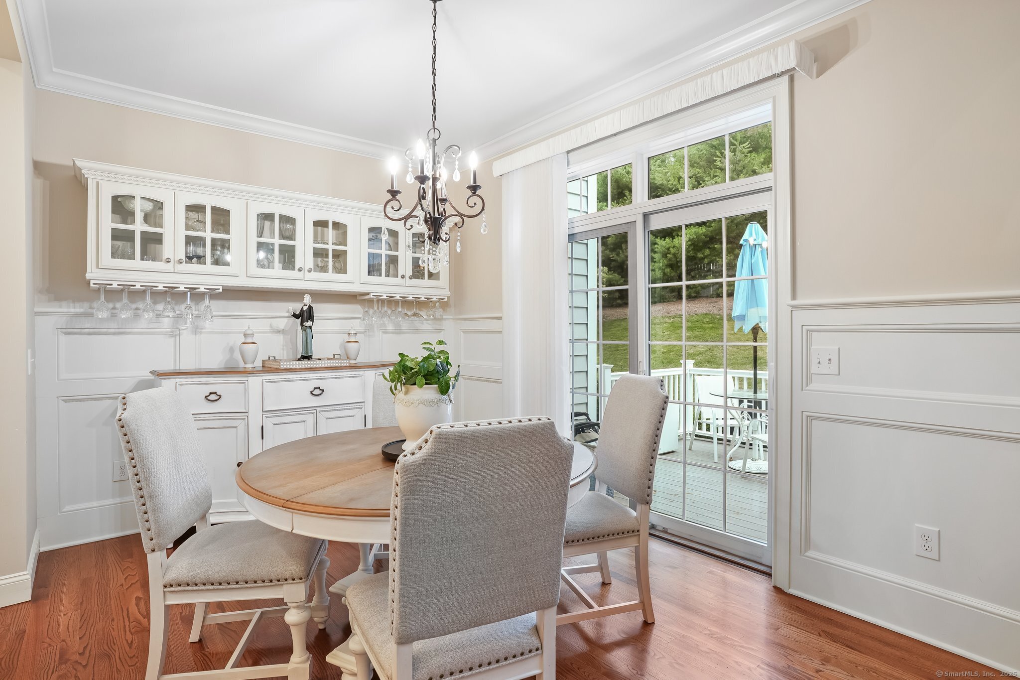 Brookfield, Connecticut, 06804, United States, 2 Bedrooms Bedrooms, ,4 BathroomsBathrooms,Residential,For Sale,1890460