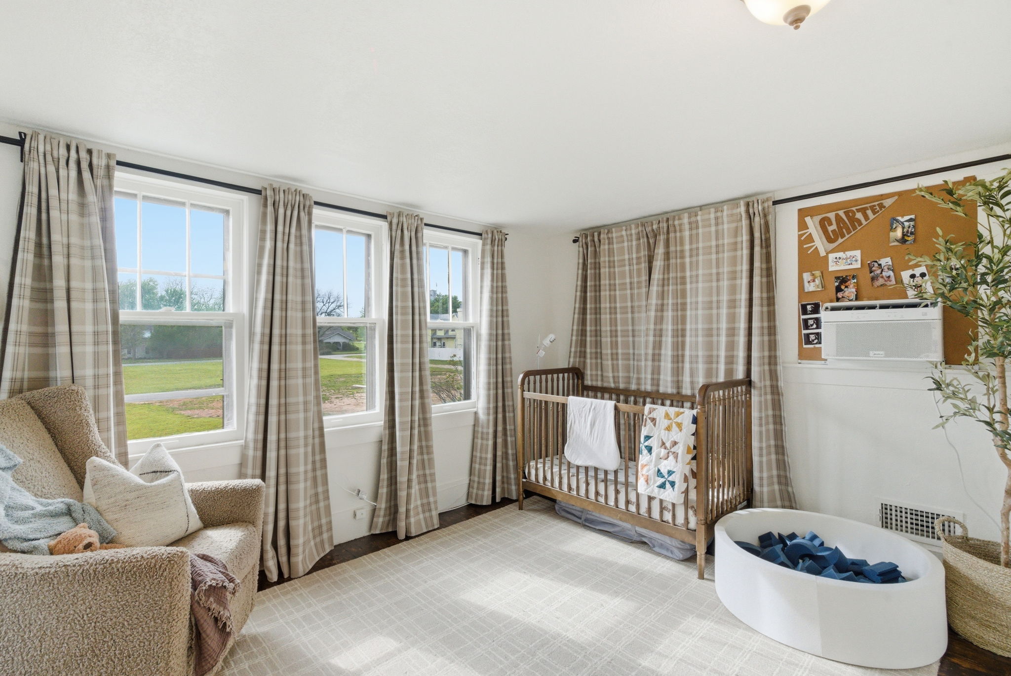  909 3rd Street, Graham, TX, 76450 - 物件實景