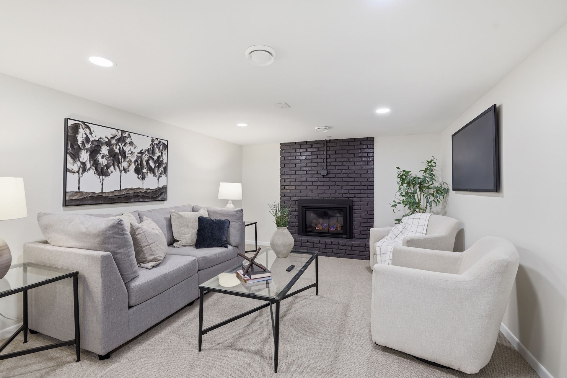  Turnkey Mid-Century Near Brookside Park - 物件實景