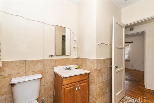 Van Nuys, California, 91401, United States, 3 Bedrooms Bedrooms, ,1 BathroomBathrooms,Residential,For Sale,2005307