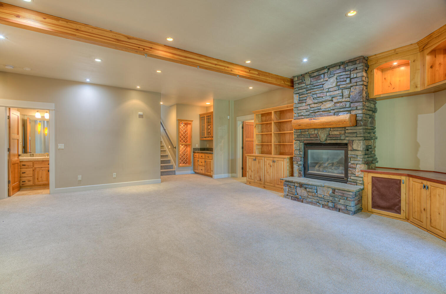 Bend, Oregon, 97703, United States, 4 Bedrooms Bedrooms, ,5 BathroomsBathrooms,Residential,For Sale,1979123