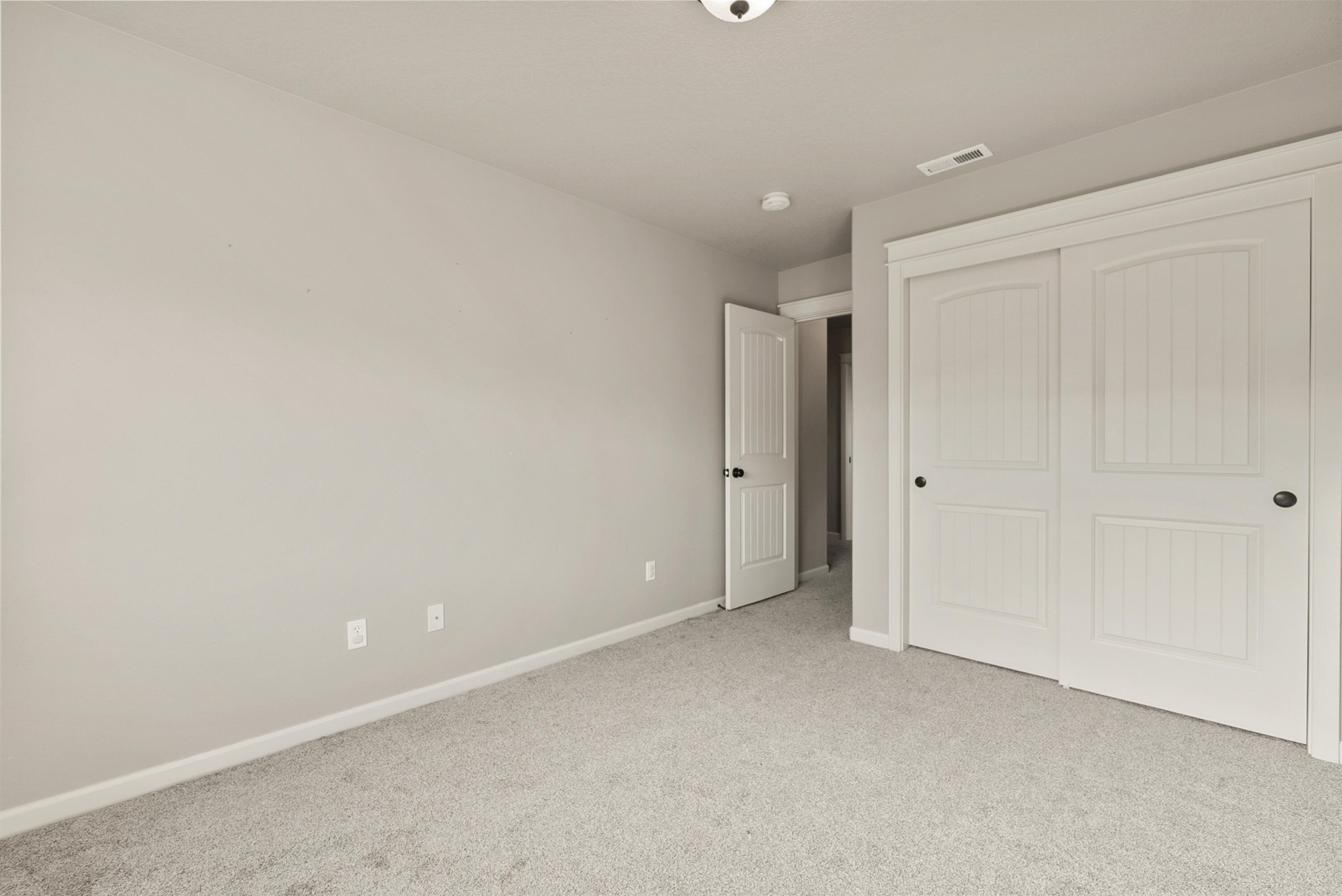 Redmond, Oregon, 97756, United States, 3 Bedrooms Bedrooms, ,3 BathroomsBathrooms,Residential,For Sale,1998180