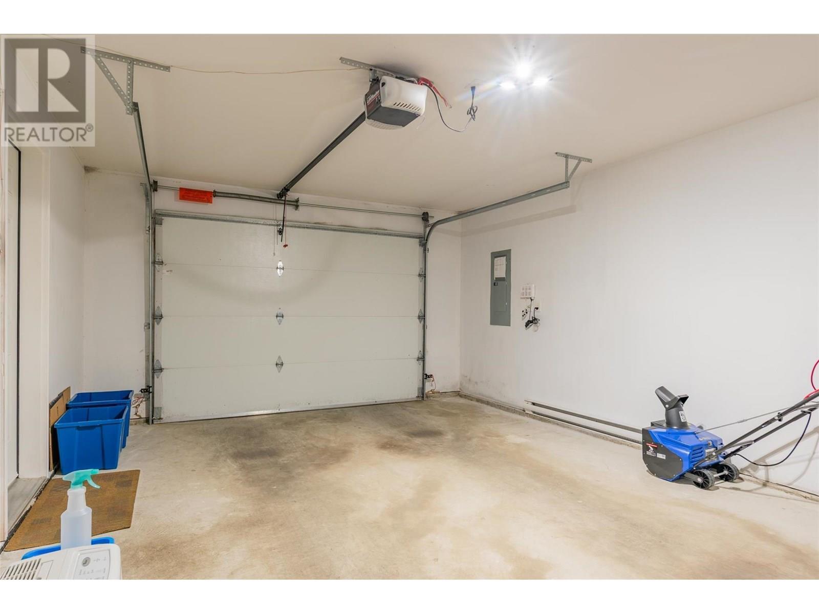 CASTLEGAR, British Columbia, V1N 1J7, CA, 3 Bedrooms Bedrooms, ,2 BathroomsBathrooms,Residential,For Sale,1913084