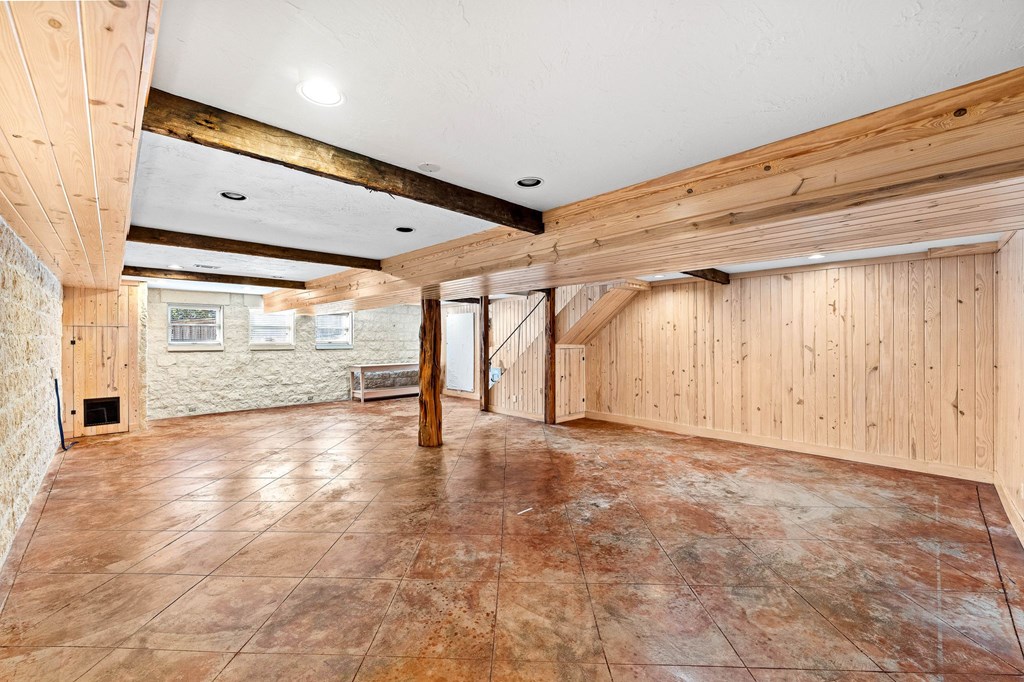 Kerrville, Texas, 78028, United States, 3 Bedrooms Bedrooms, ,5 BathroomsBathrooms,Residential,For Sale,2002478