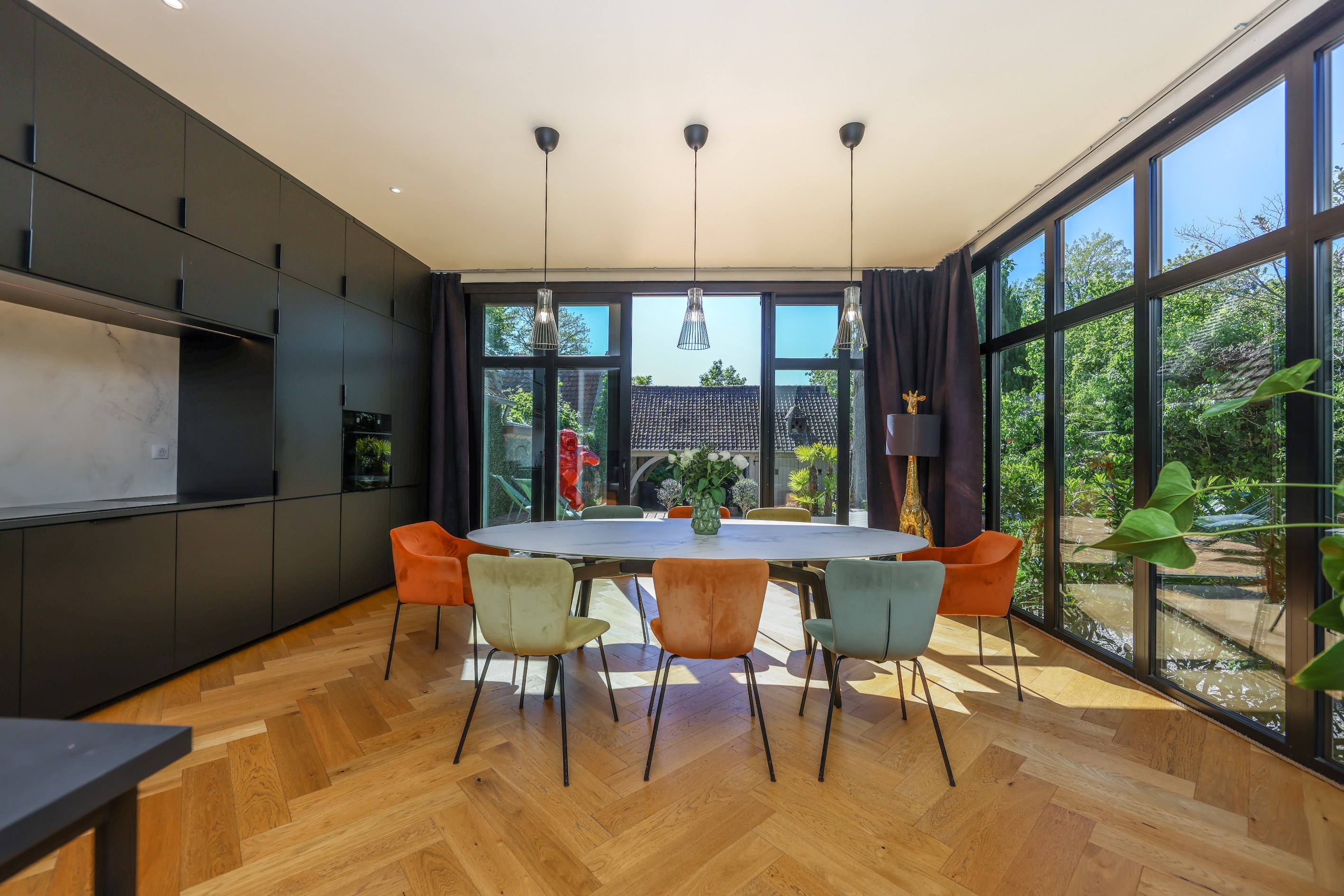  MONTREUIL AT THE FOOT OF THE RAMPARTS – A STUNNING 18TH-CENTURY MANSION - 物件實景