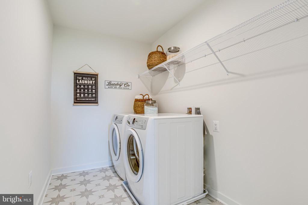 Fredericksburg, Virginia, 22406, United States, 4 Bedrooms Bedrooms, ,4 BathroomsBathrooms,Residential,For Sale,1849791