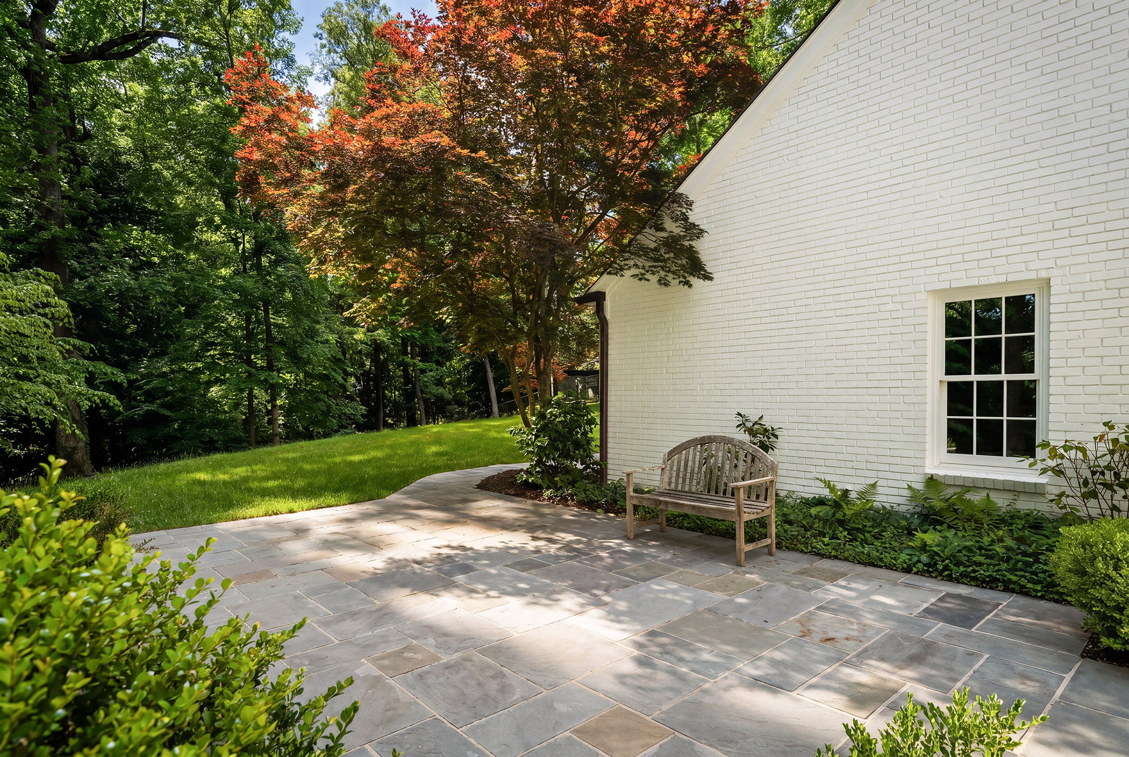  Timeless Architecture and Modern Livability Converge in Tuxedo Park Home - 物件實景