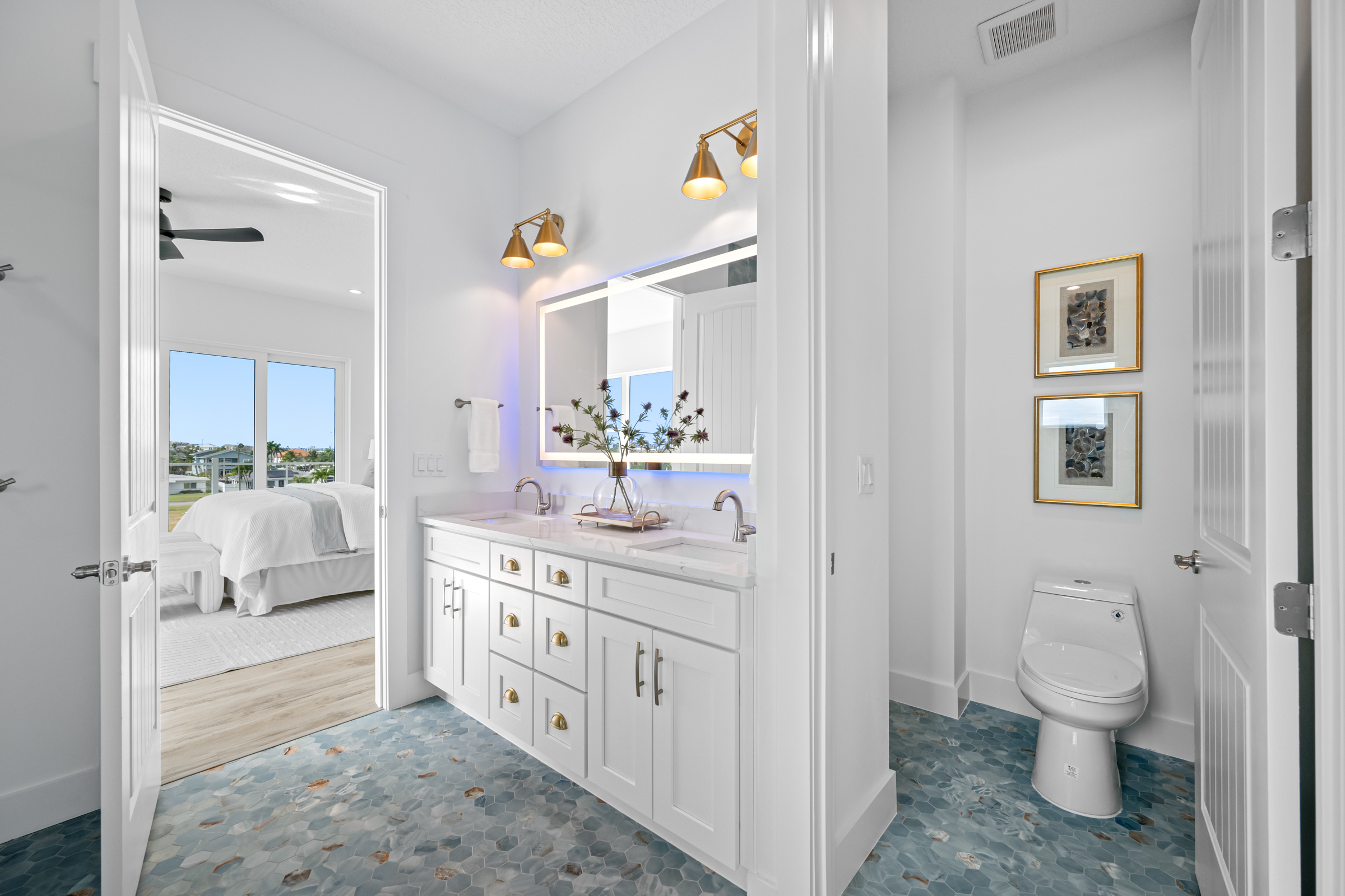 Madeira Beach, Florida, 33708, United States, 6 Bedrooms Bedrooms, ,6 BathroomsBathrooms,Residential,For Sale,1988521